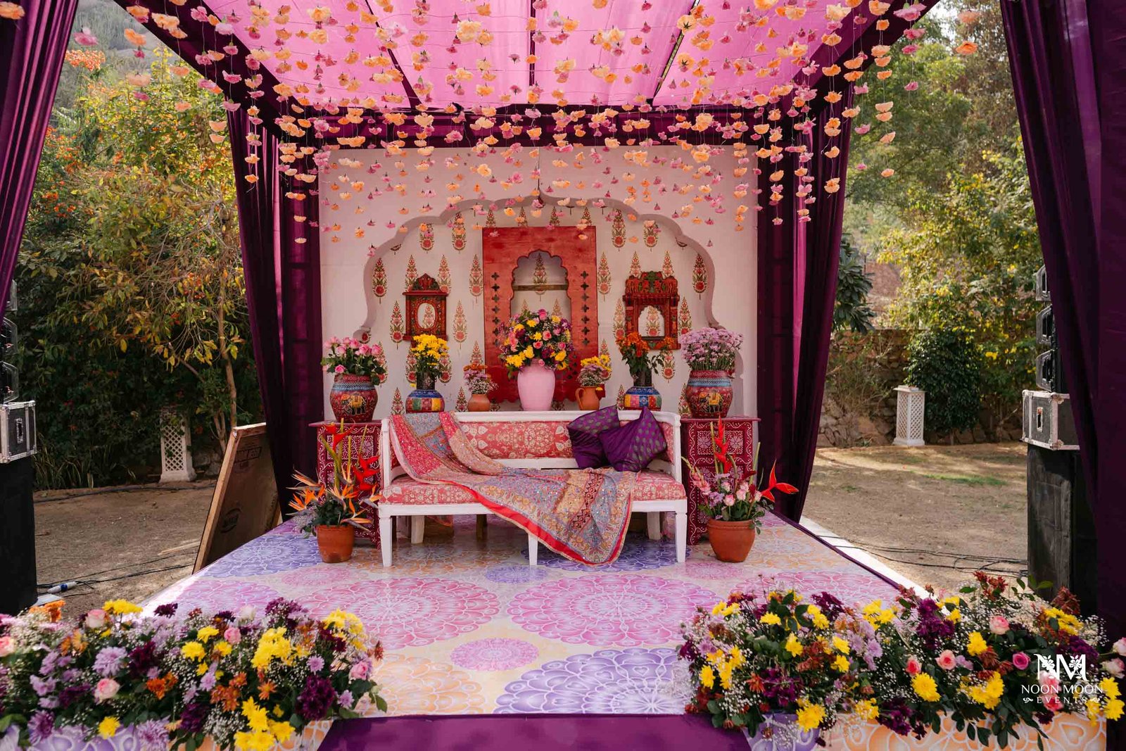 Mehendi couple seating 