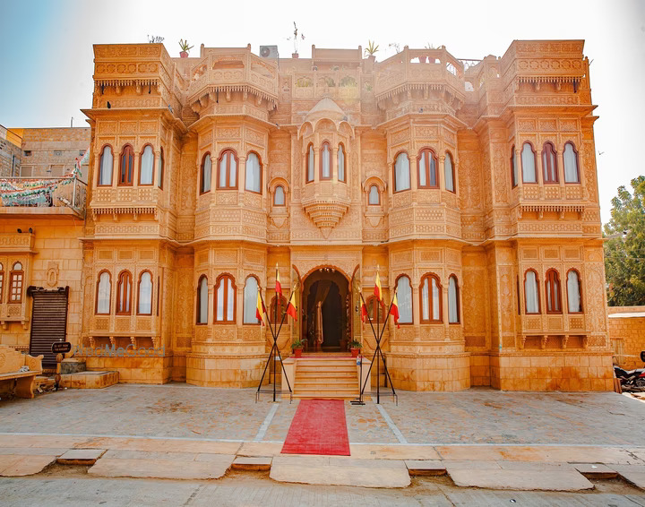 Lal Garh Fort & Palace